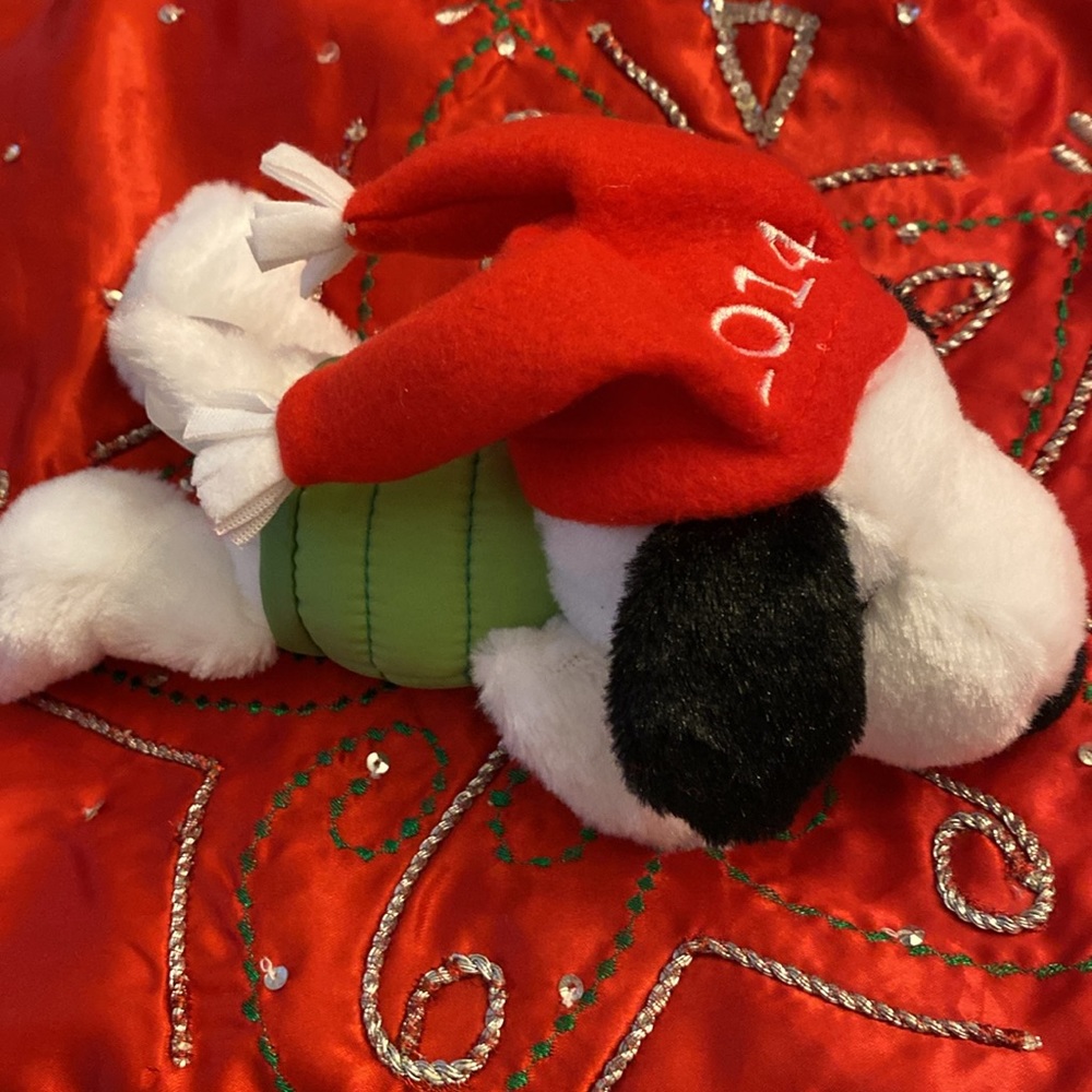 Hallmark 2014 Peanuts Snoopy Puffer Christmas Floppy Plush. Dated 2014 on hat